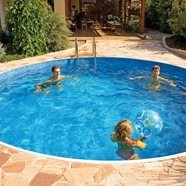 Sezóna se rozjíždí. Máte k bazénu vše potřebné?