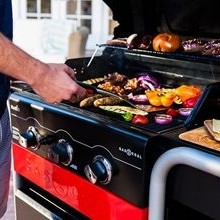 Léto s vůní grilování