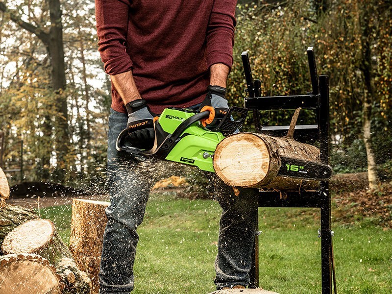 Aku řetězová pila Greenworks GD60CS40 60V - foto 17 Aku řetězová pila Greenworks GD60CS40 60V - foto 17