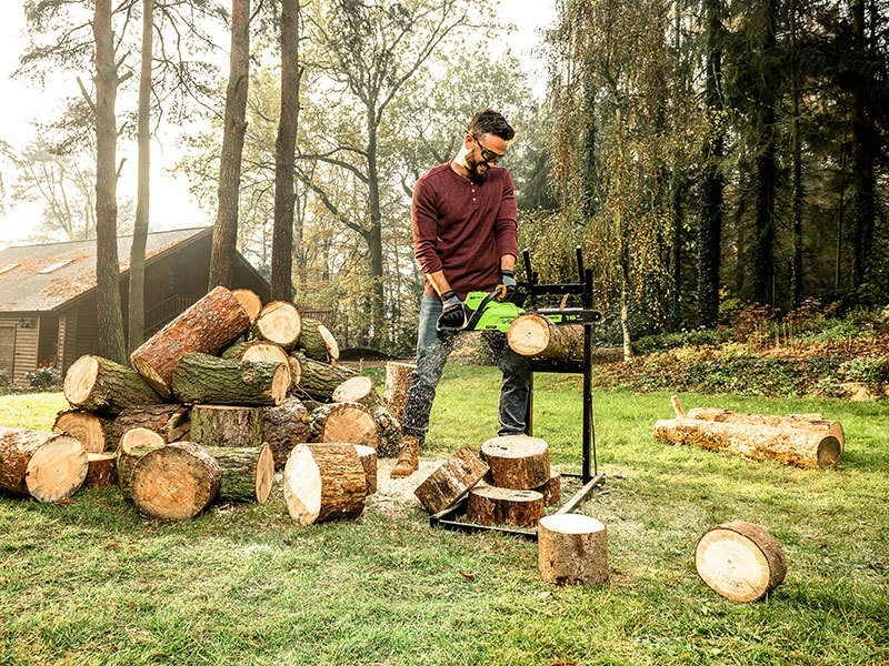 Aku řetězová pila Greenworks GD60CS40 60V - foto 18 Aku řetězová pila Greenworks GD60CS40 60V - foto 18