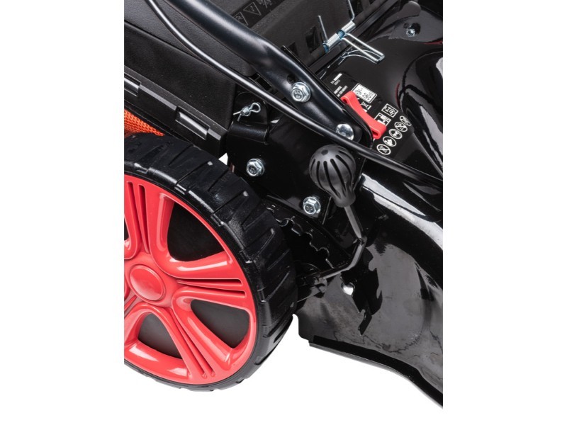 AKU sekačka s pojezdem MTF LMA 46-40N 40V