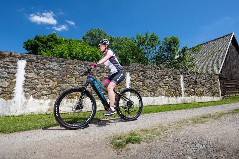 Horský elektrobicykel Mount 6.4 limited (17) - foto 17 Horský elektrobicykel Mount 6.4 limited (17)