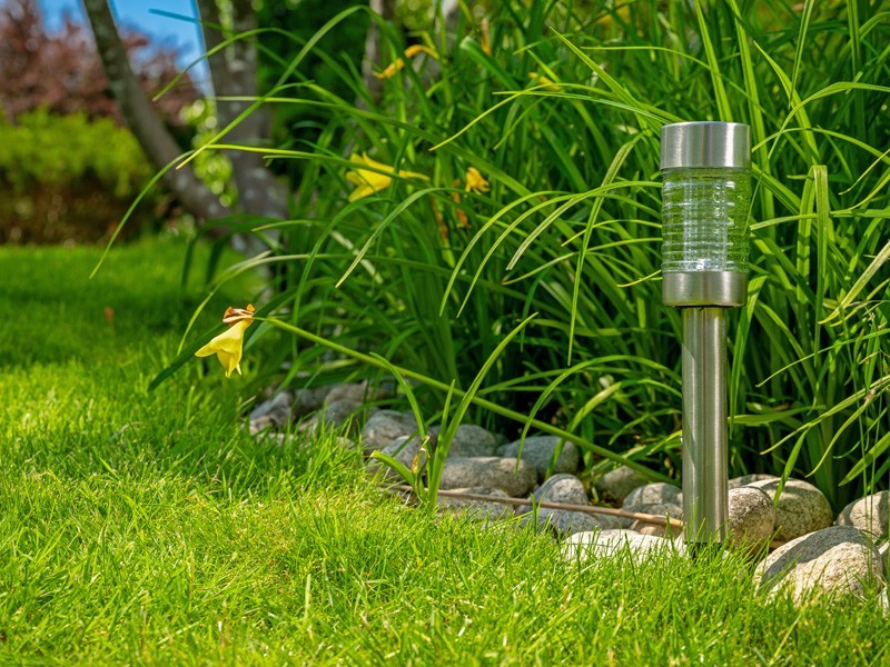 Sloupkové solární osvětlení Monza, chrom