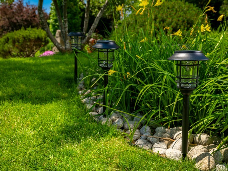 Stĺpikové solárne osvetlenie Malibu, čierna