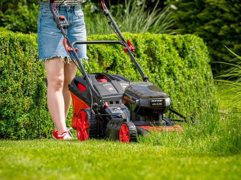 AKU sekačka s pojezdem MTF LMA 46-40N 40V
