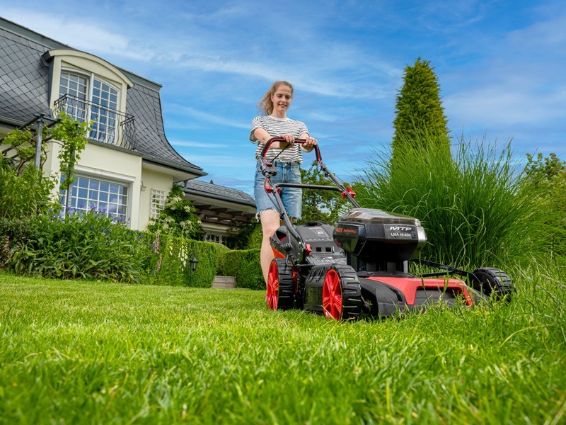 AKU sekačka s pojezdem MTF LMA 46-40N 40V