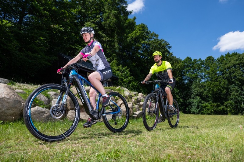 Horský elektrobicykel Mount 11.4 W AUTO SHIFT (18)