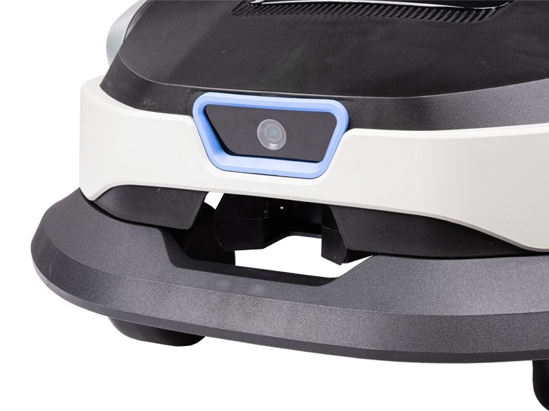 Autonomní robotická sekačka Sunseeker S4