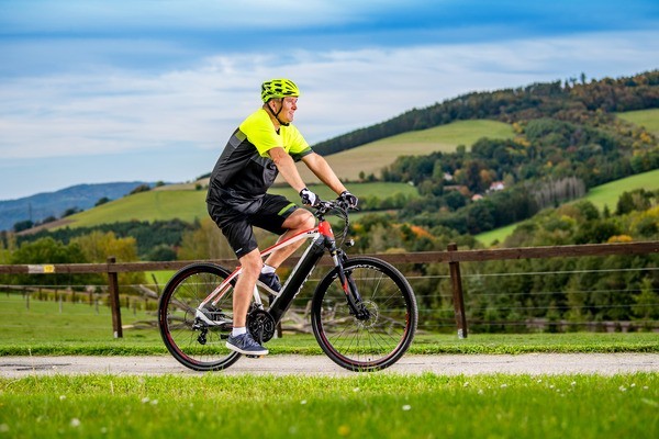 Krosový elektrobicykel Cross 4.4 (18)