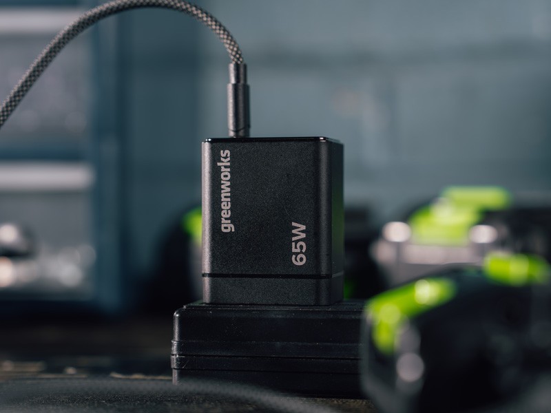 AKU Nabíjecí adaptér Greenworks 3xUSB 65W AP065EAA2 24V - foto 3