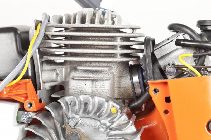 Benzinová motorová pila Oleo-Mac OM 962 - foto 16