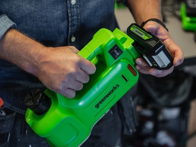 AKU automobilový zdvihák Greenworks G24JACK 24V - foto 4