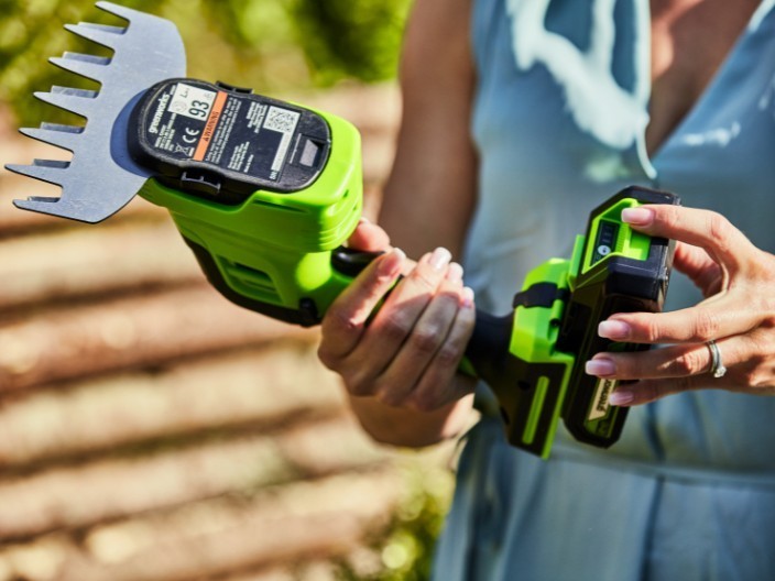 AKU nůžky na trávu Greenworks G24SHT 24V - foto 5