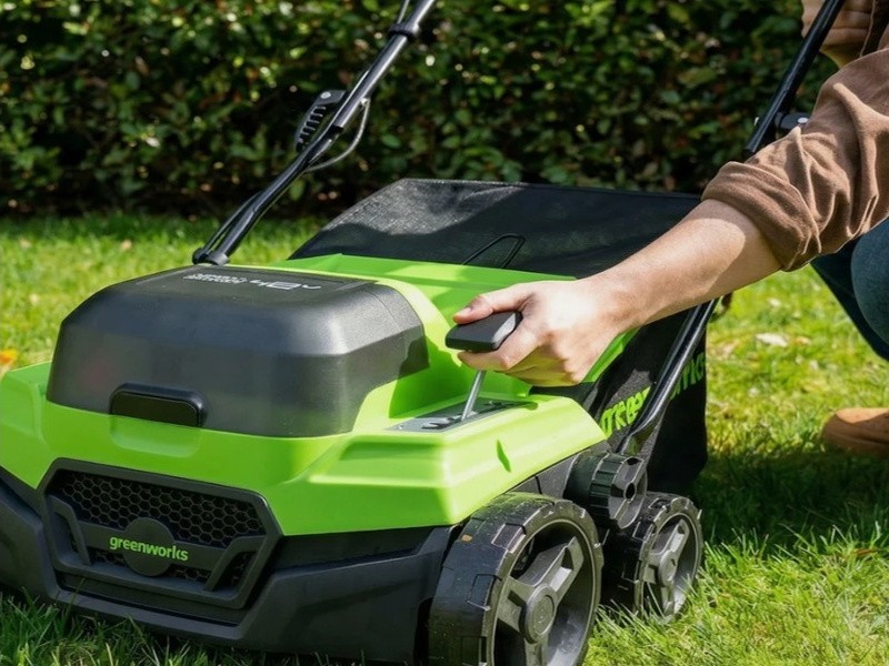 AKU vertikutátor Greenworks GD2X24SC38II 2×24V - foto 4