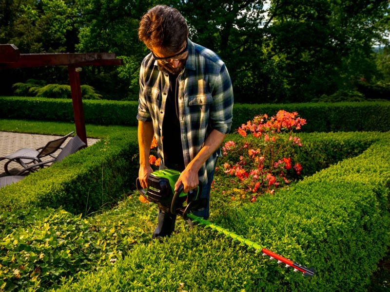 Aku plotové nůžky Greenworks GD60HT 60V - foto 18