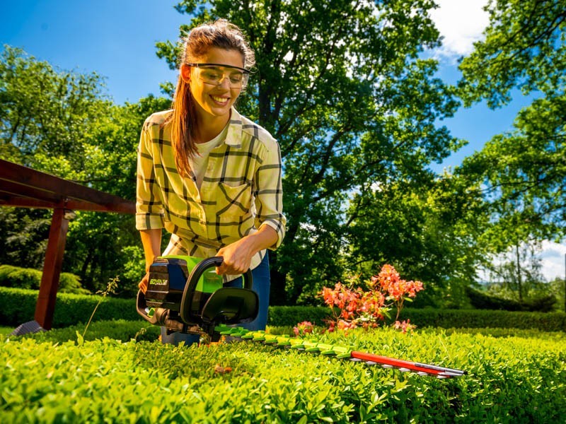 Aku plotové nůžky Greenworks GD60HT 60V - foto 19