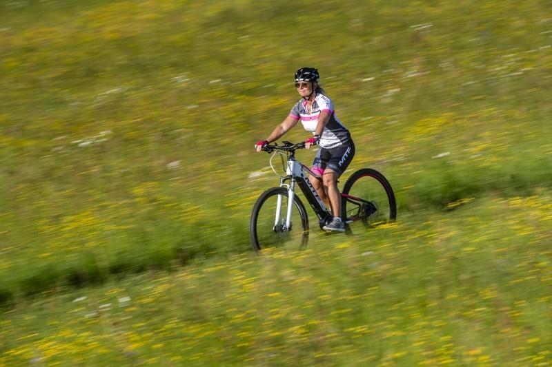 Horské elektrokolo Mount 6.2 W (18) - foto 8