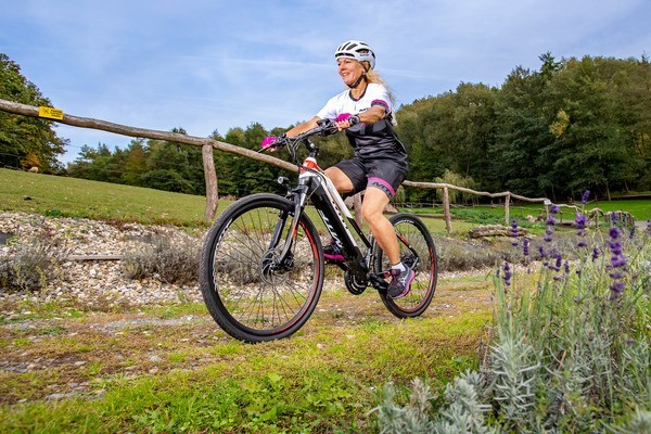 Krosové elektrokolo Cross 4.4 W (19) - foto 17