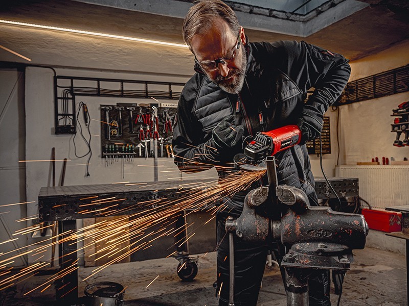 Úhlová bruska MTF 125mm, 1200W - foto 10 Úhlová bruska MTF 125mm, 1200W - foto 10