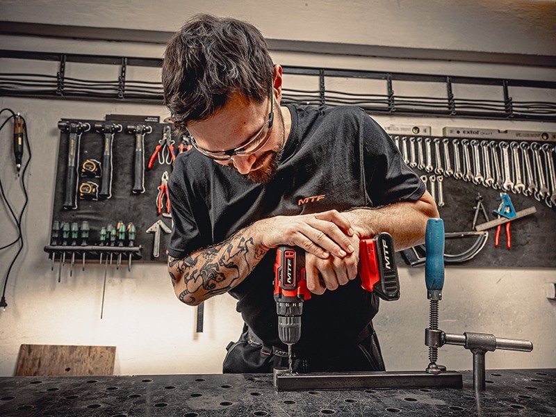 Aku vrtačka 20V - foto 20