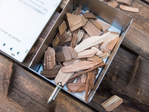 Dřevěné chipsy - jabloň Char-Broil - foto 2 Dřevěné chipsy - jabloň Char-Broil - foto 2