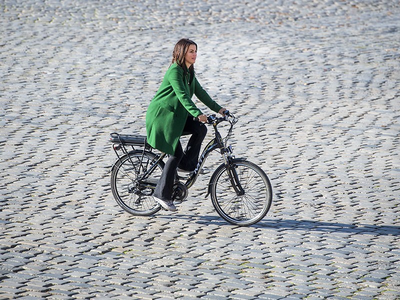 Mestský elektrobicykel Grand 1.2 (17) - foto 3