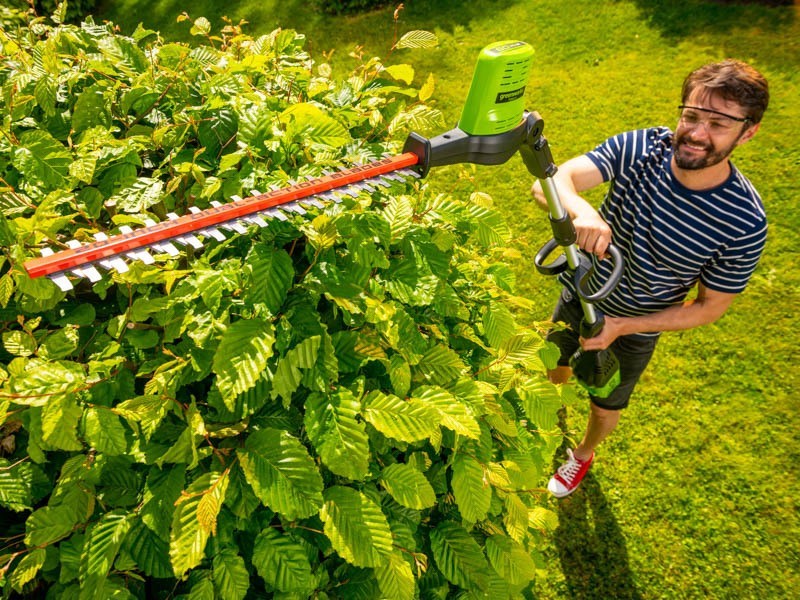 Aku plot.nůžky s dosahem Greenworks G60PHT 60V - foto 12 Aku plot.nůžky s dosahem Greenworks G60PHT 60V - foto 12